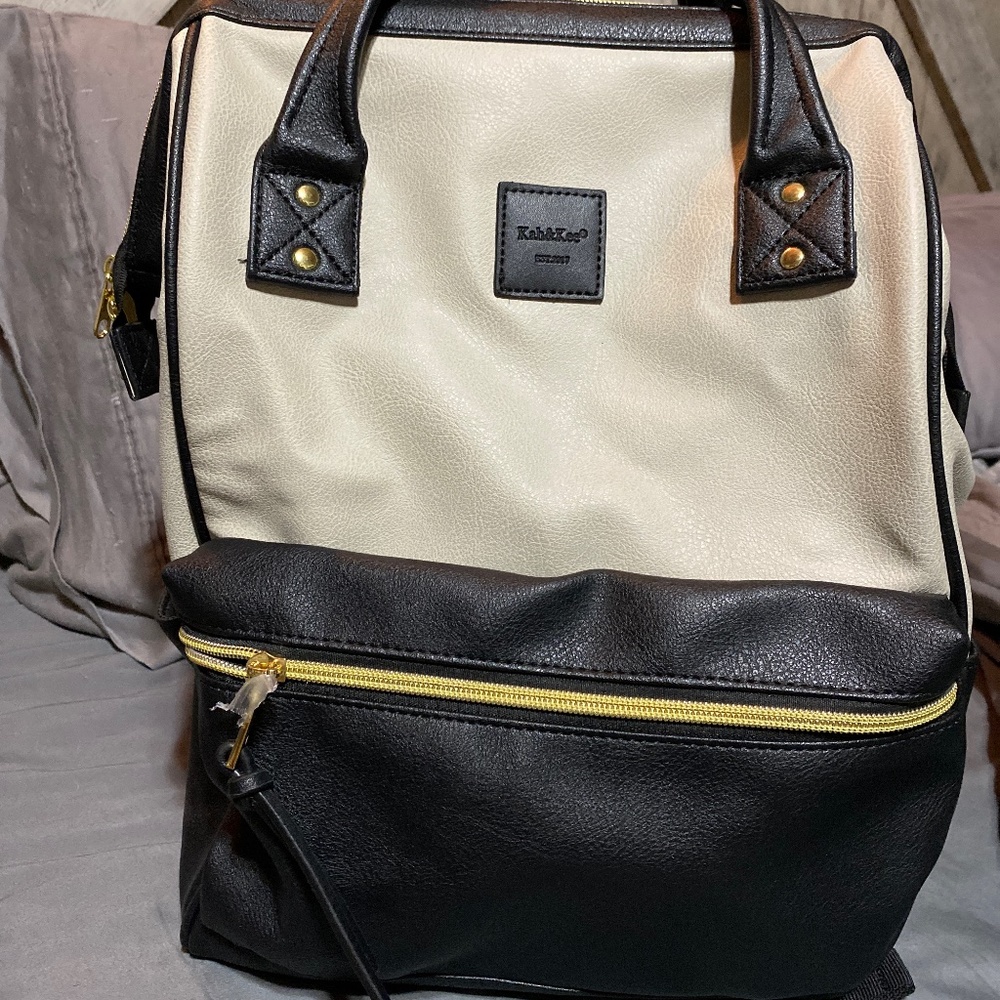 bag pack w/ laptop compartment